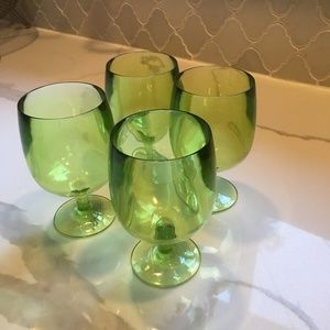 Set of plates and cups